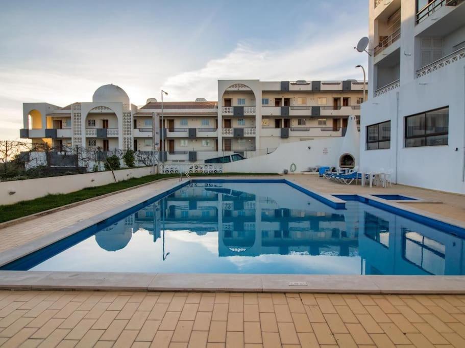 Central Apartment - Pool And Sea View & Albufeira Center Eksteriør bilde