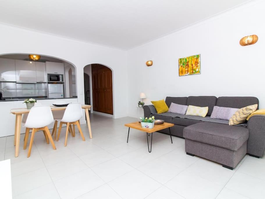 Central Apartment - Pool And Sea View & Albufeira Center Eksteriør bilde